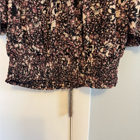 Evereve Arya Floral off the shoulder top. - Picture 6 of 7